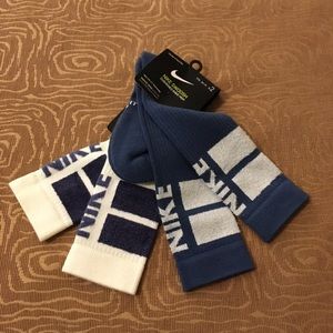 2 pairs new Nike Crew Socks 5-7y